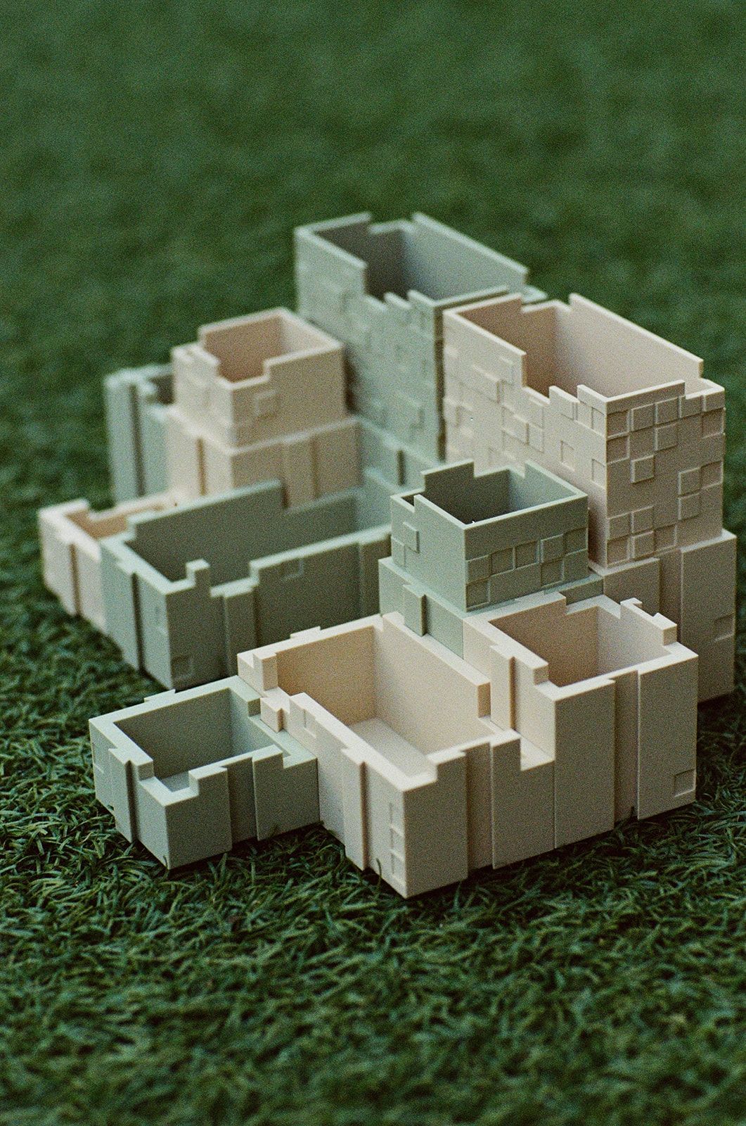 Sage organiser modules on grass